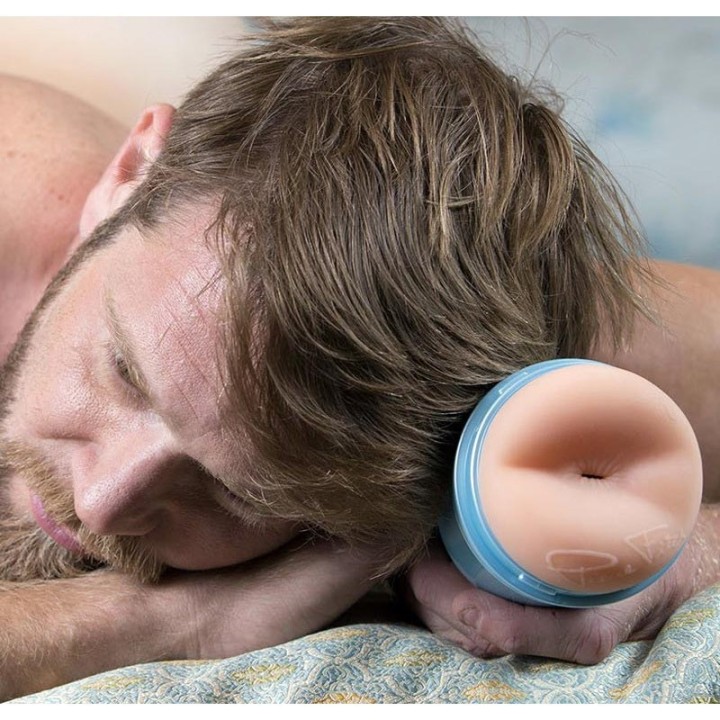 Masturbateur FleshJack Boys Cul Colby Keller